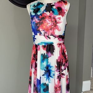 Eliza J. Beautiful floral flowy dress size 12.
